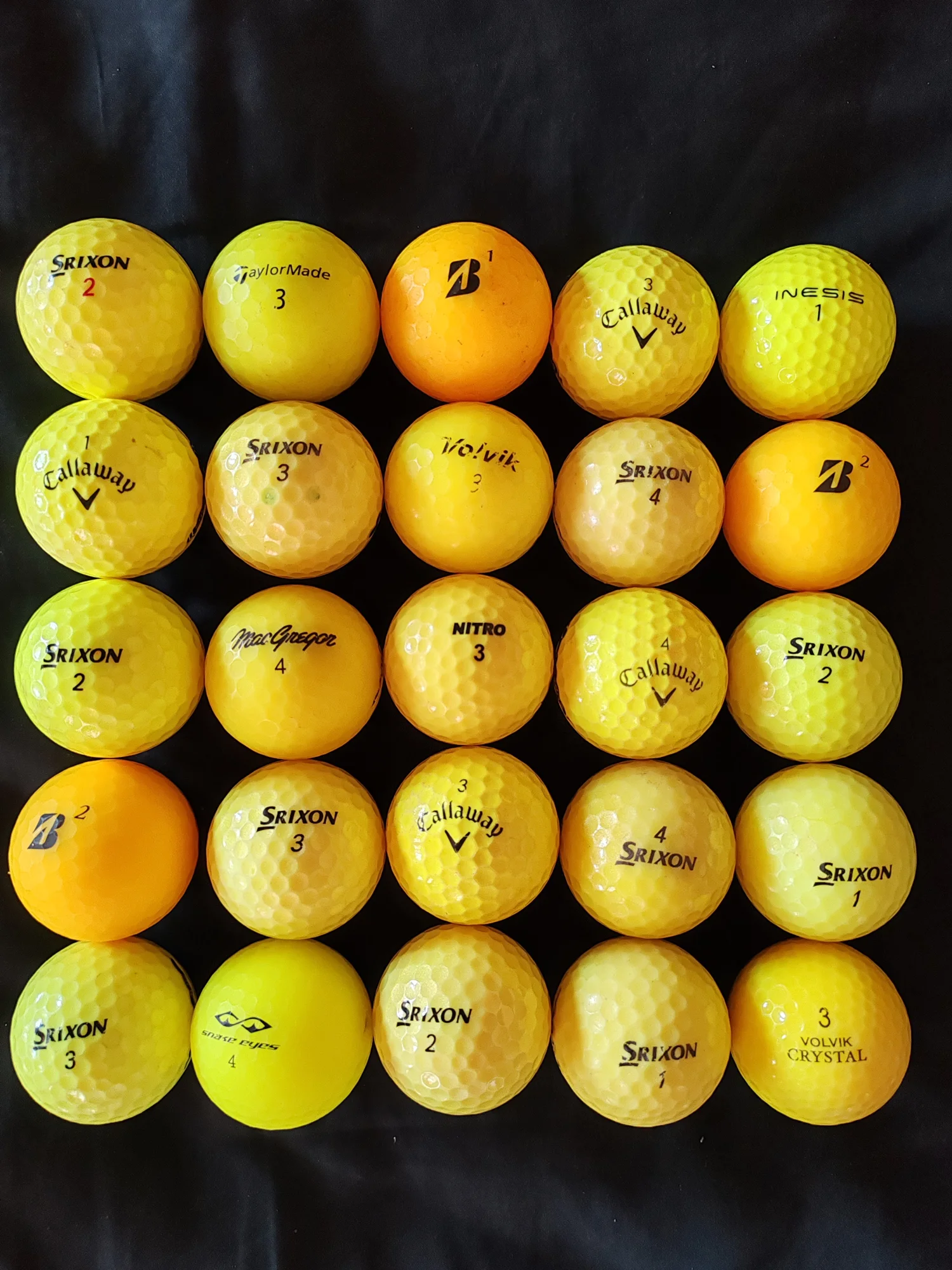 Yellow mint condition 20 golf balls