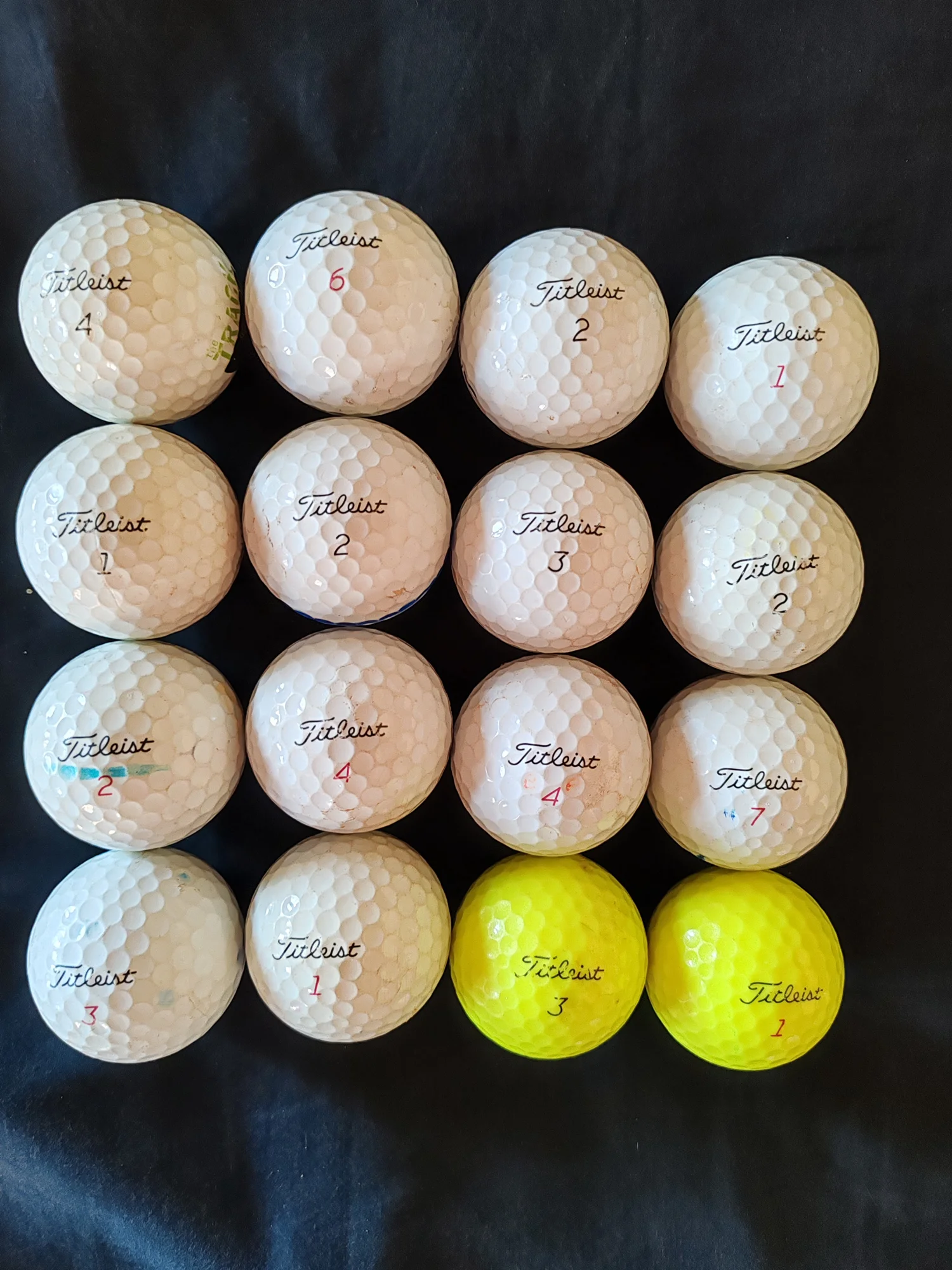 16 Titleist Prov1 golf balls