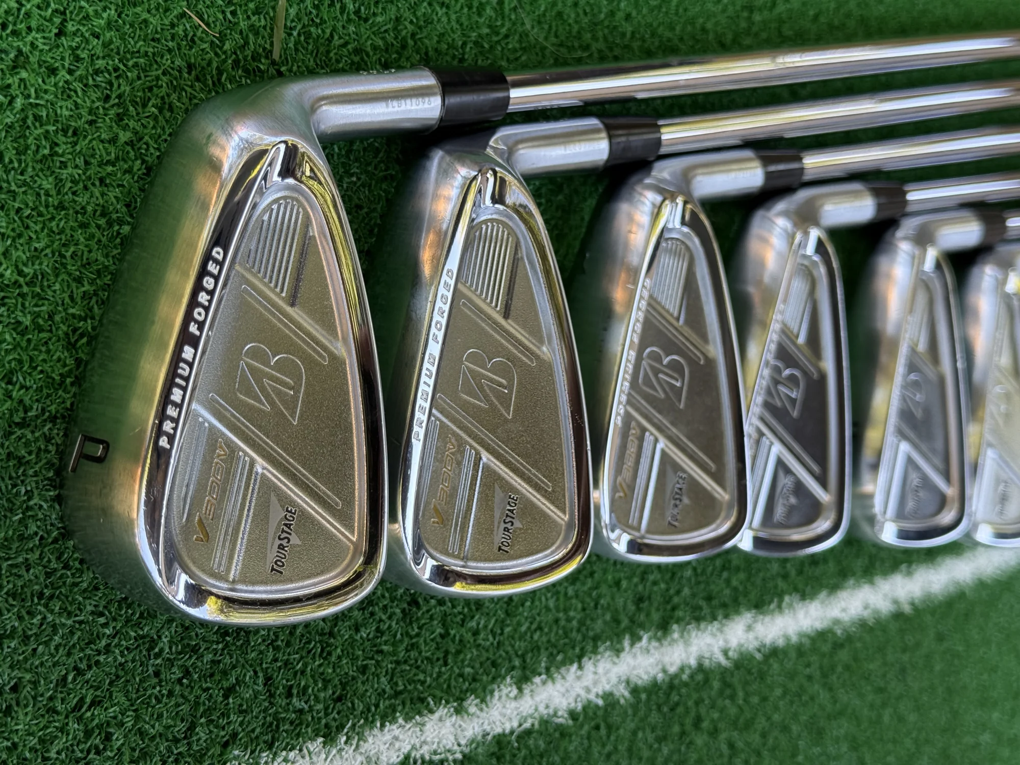 Bridgestone TourStage V300 5th Gen Premium Forged Irons (4-PW) | Modus 120 Stiff