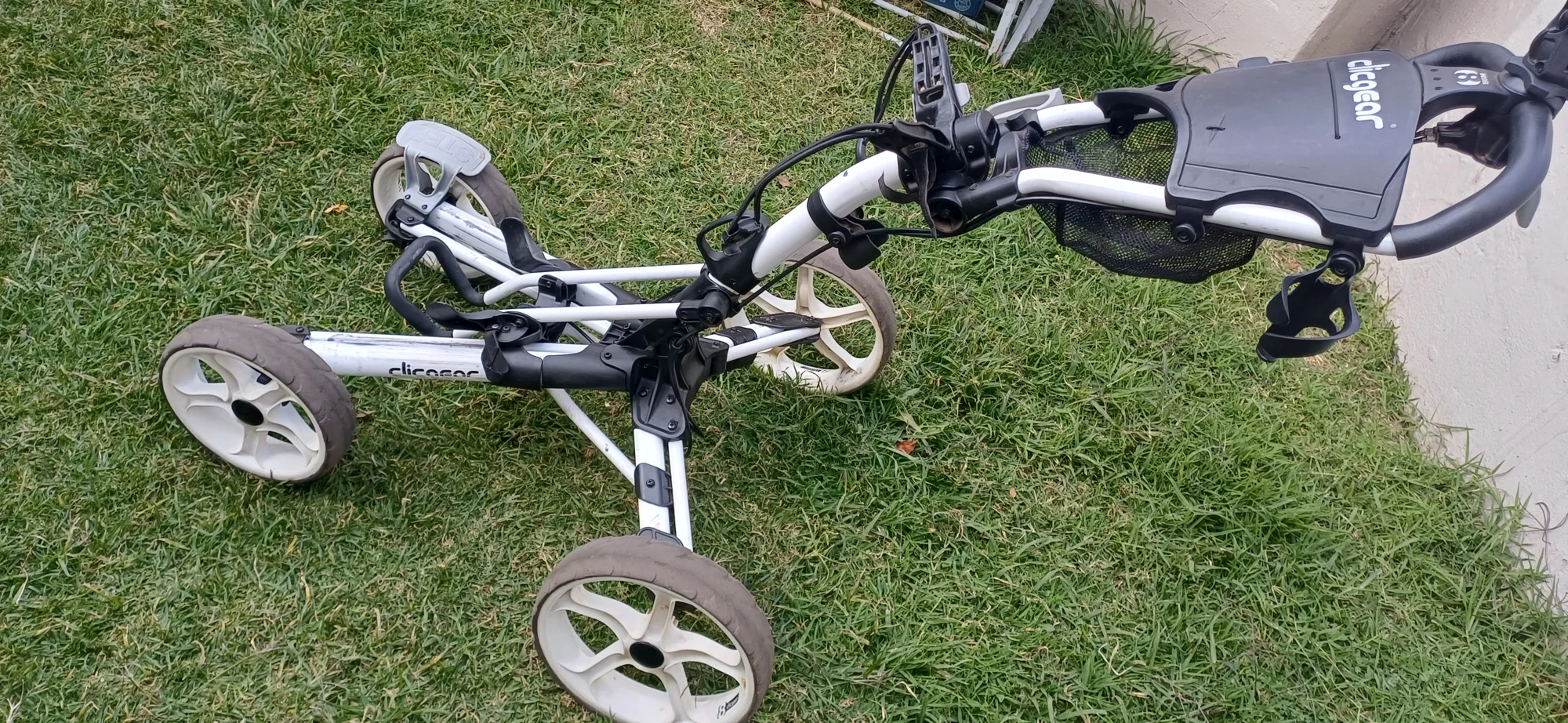 Clicgear 8 golf trolley