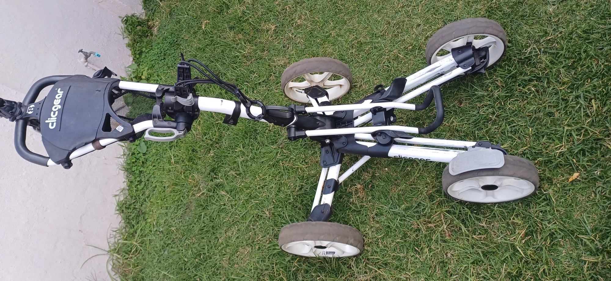 Clicgear 8 golf trolley
