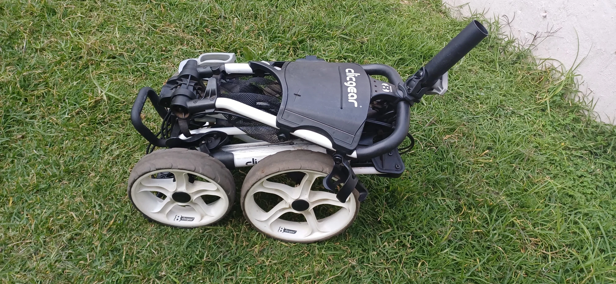 Clicgear 8 golf trolley