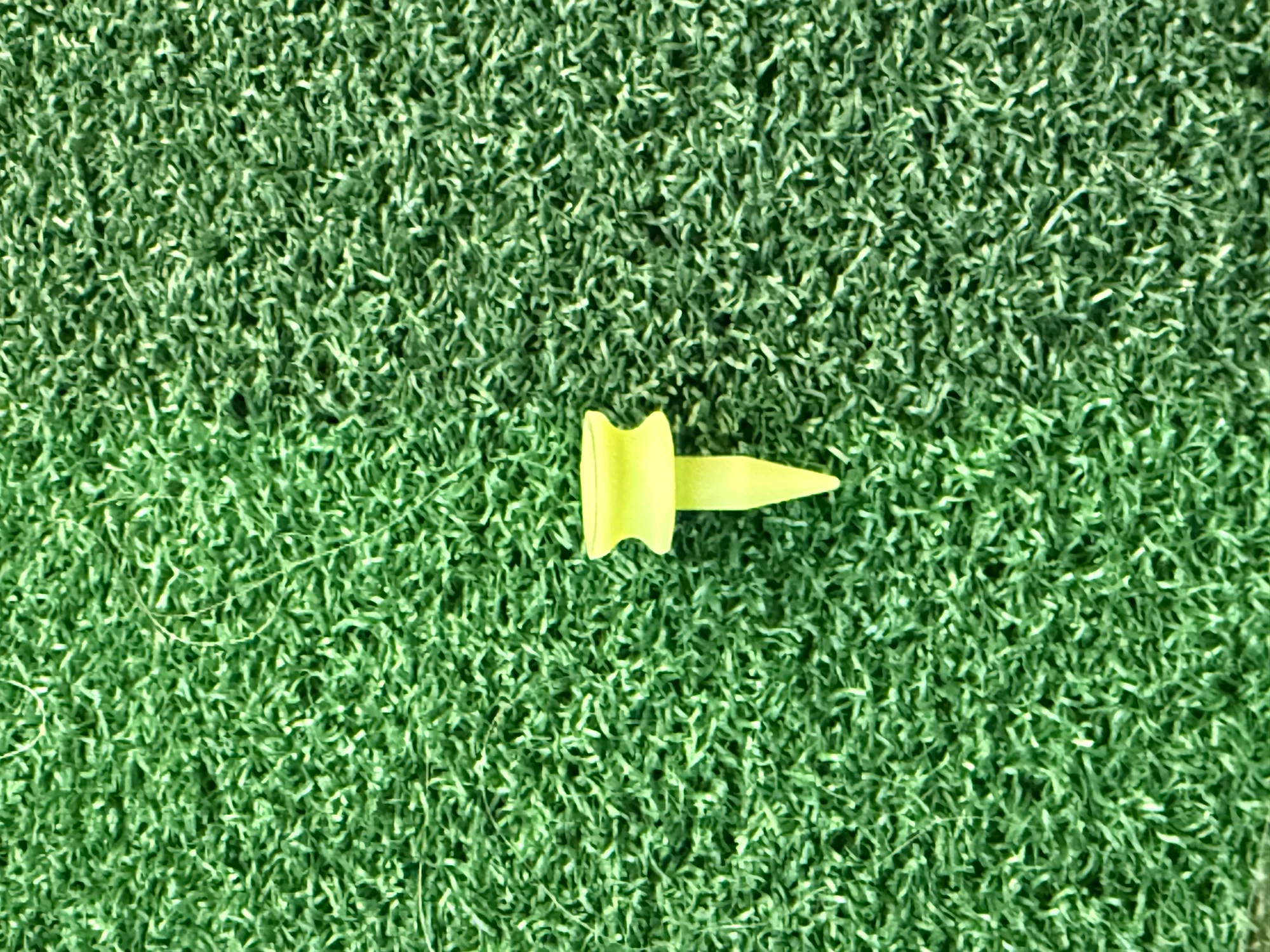 Lime Green Extra Short Plastic Golf Tees – Pack of 20
