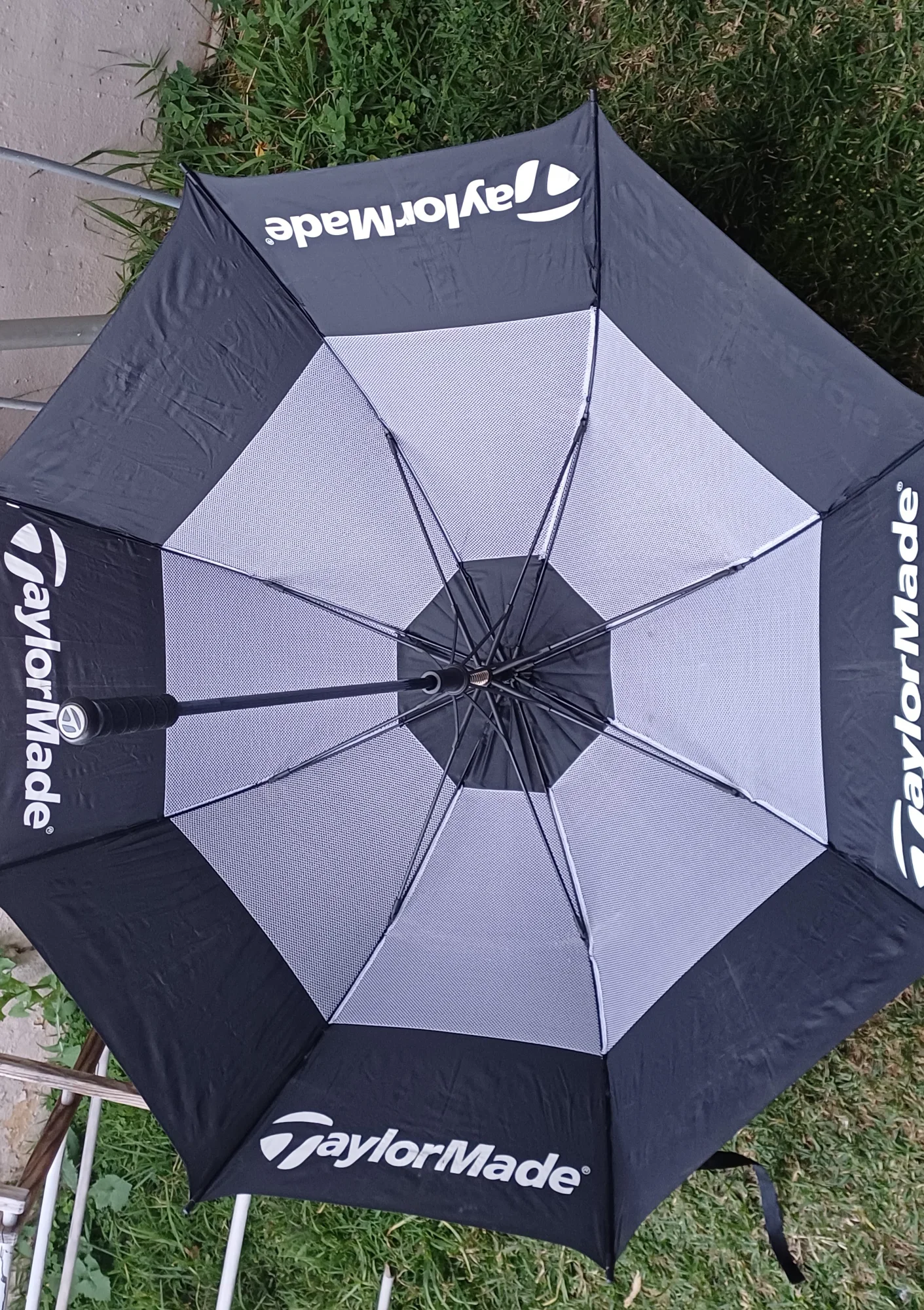 Taylormade R7 double canopy umbrella