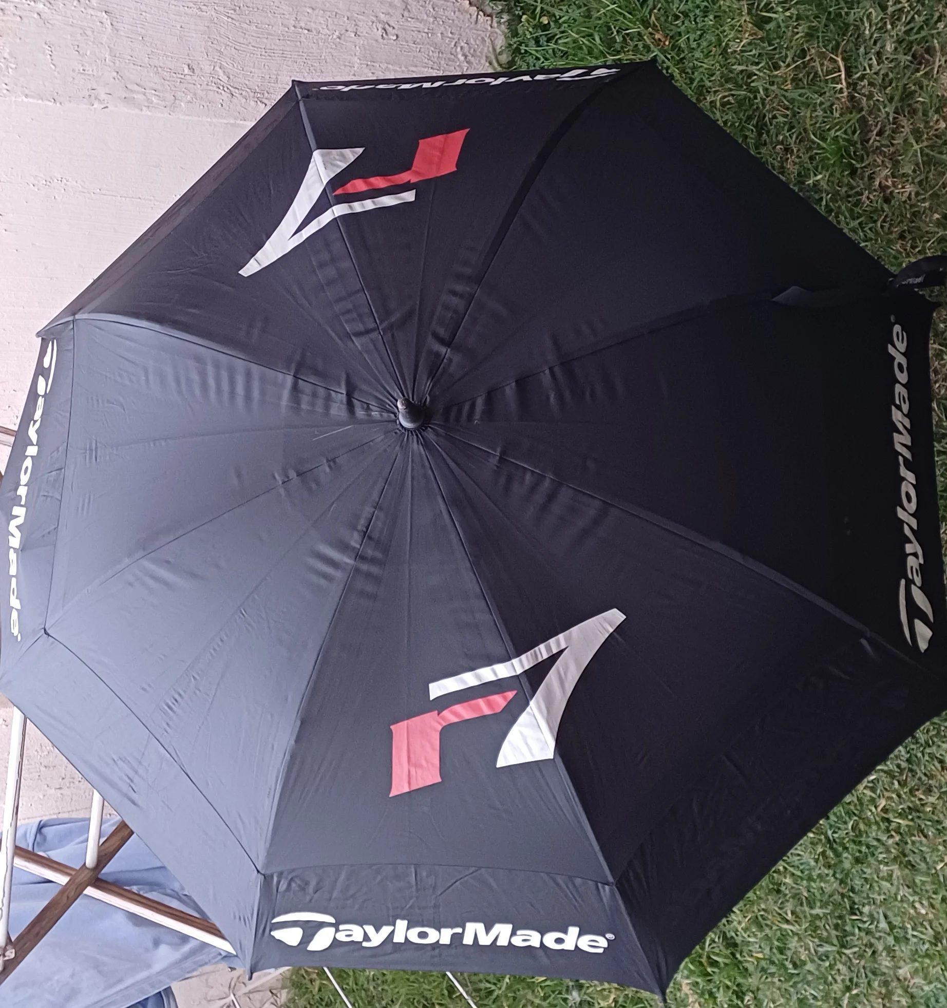 Taylormade R7 double canopy umbrella