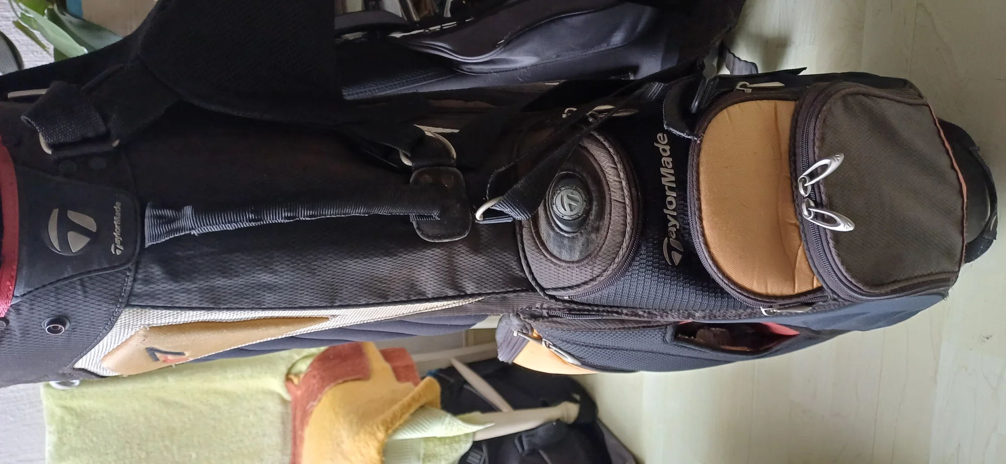 Taylormade r7 stand bag